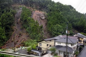 JAPAN-WEATHER-TYPHOON