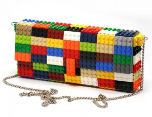 กระเป๋าทำจากเลโก้