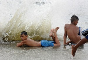 PHILIPPINES-TAIWAN-WEATHER-TYPHOON