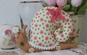 diy-snail-pillow-yenta4-16-600x380