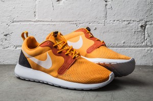 NIKE-ROSHE-RUN-HYPERFUSE-KUMQUAT-1